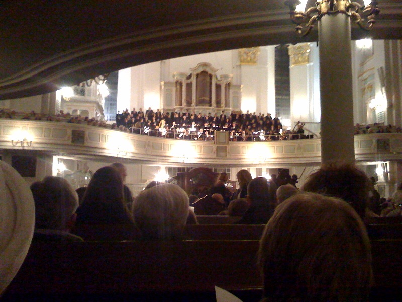 /schnipsel/200811-nov-2008/09-und-auch-mit-chor/VOVEromLdgm585qryQKiamc0o1_hd.jpg