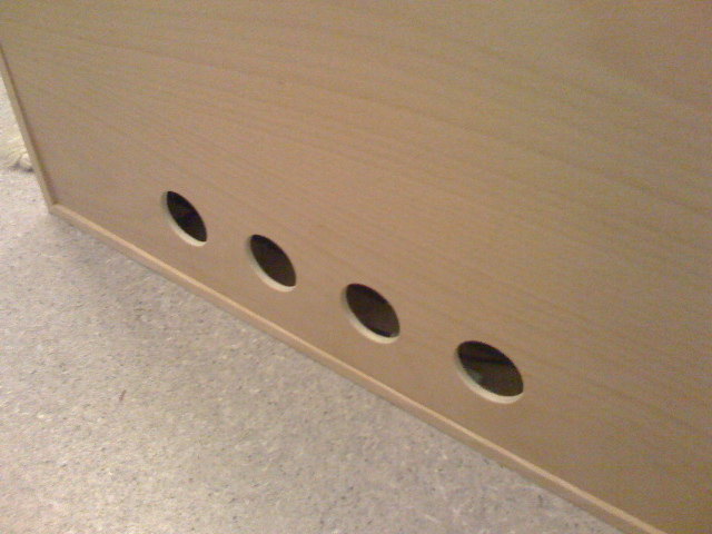 /schnipsel/200812-dez-2008/17-belueftungsloecher-vss-werde-ich-oben-auch-noch-ein-oder-zwei-davon-saegen/VOVEromLdhxb7eekkFLij6tgo1_hd.jpg