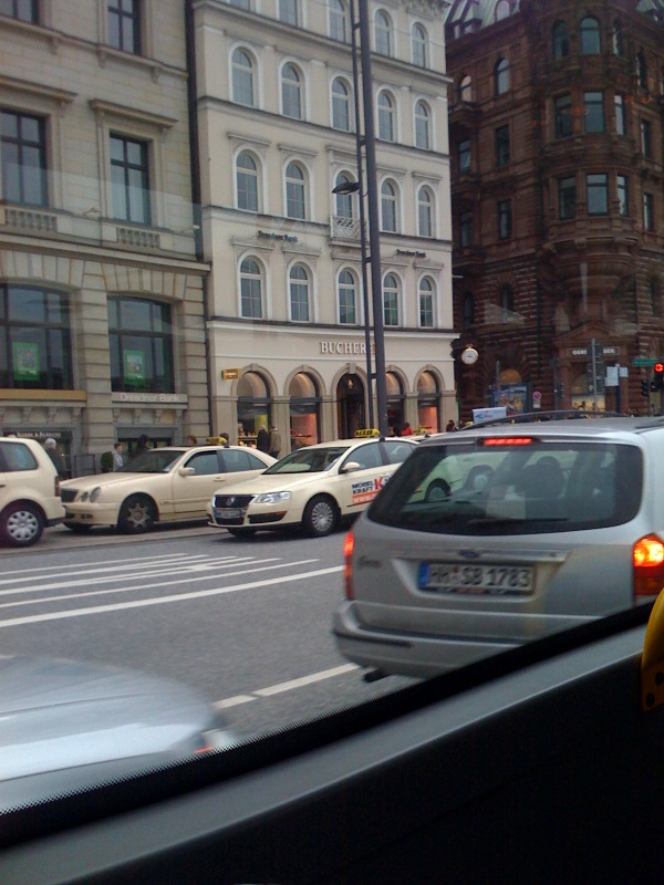 /schnipsel/200903-mar-2009/01-langweiliges-bild-aus-hh/VOVEromLdl1z4dy0ttITztkzo1_hd.jpg