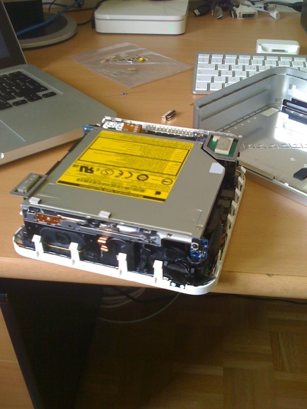 /schnipsel/200904-apr-2009/23-wochenende-server-ram-upgrade/VOVEromLdmpqnobsHNDEO1Wxo1_hd.jpg