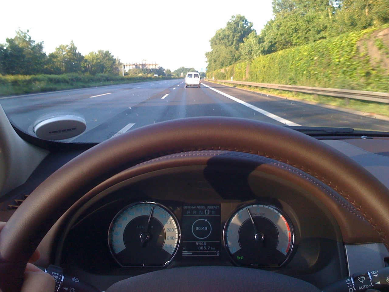 /schnipsel/200905-mai-2009/09-sonntagmorgens-zu-sind-auch-autobahnen-wunderschoen/VOVEromLdnxr0tmbewecXCY2o1_hd.jpg