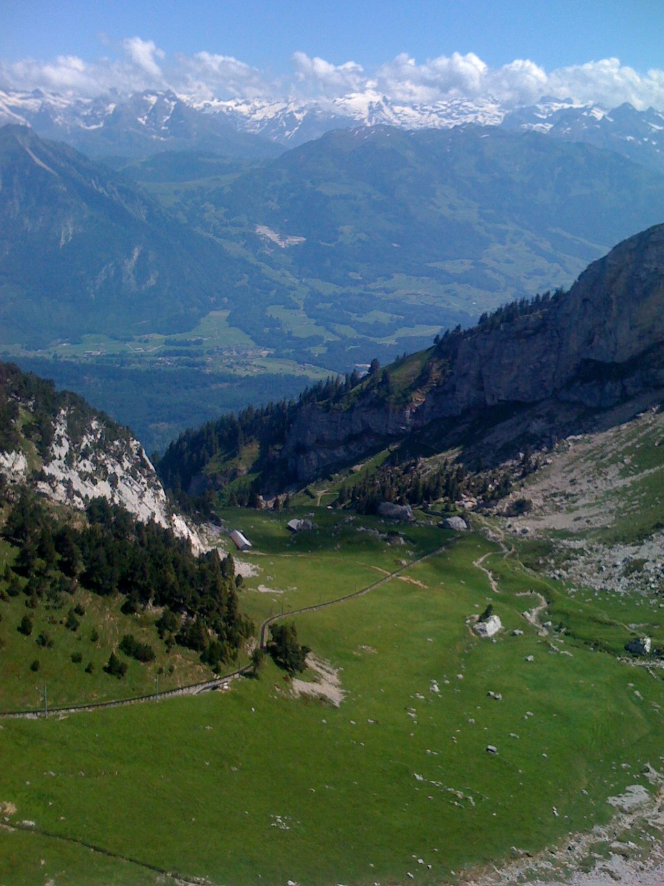 /schnipsel/200906-jun-2009/17-wow/VOVEromLdop7jtb9sCSNiChbo1_hd.jpg