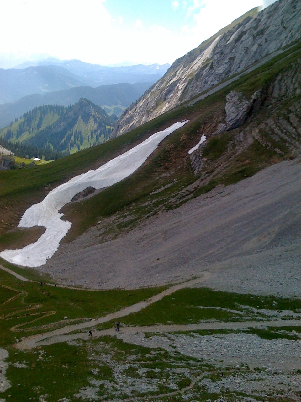 /schnipsel/200906-jun-2009/18-noch-gibts-ein-bisschen-schnee/VOVEromLdop7kj6w8sihAseSo1_hd.jpg