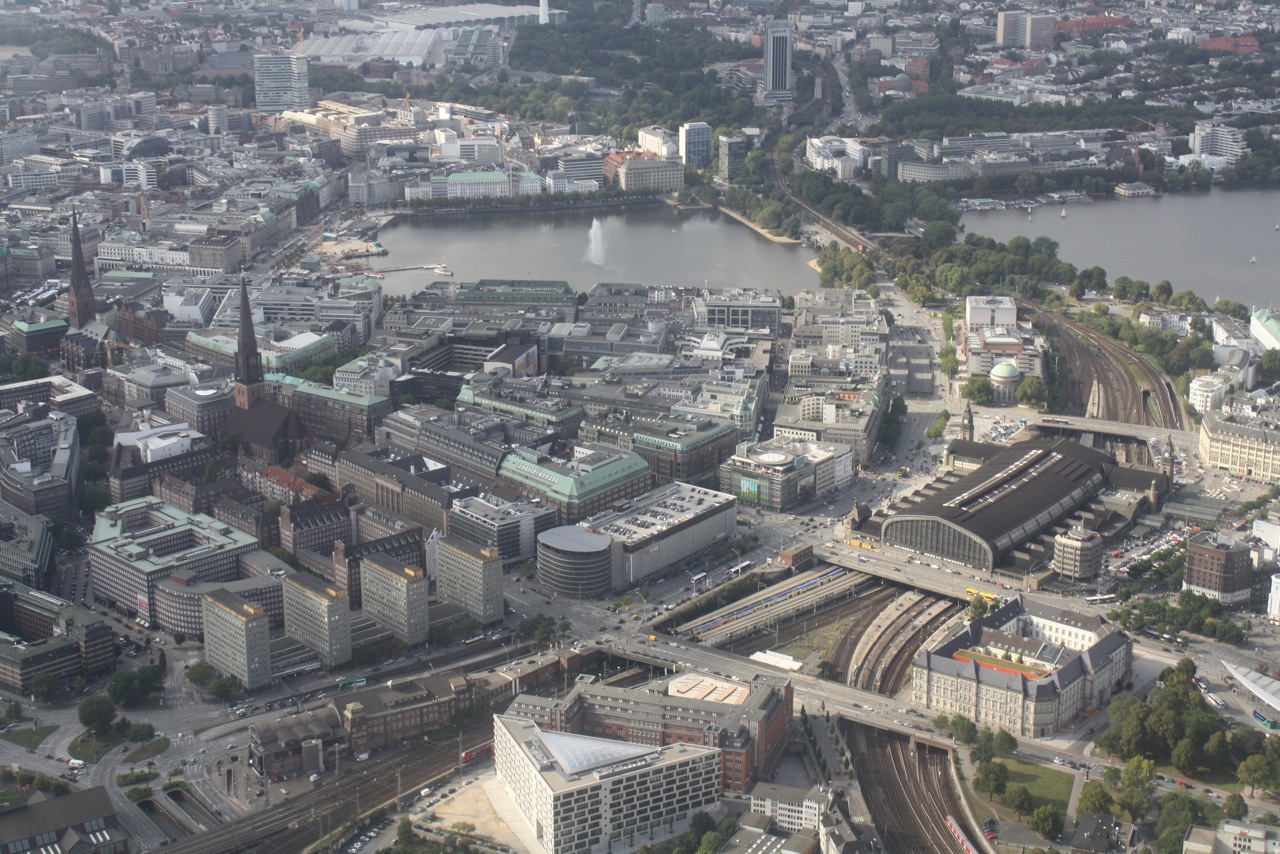 /schnipsel/200909-sep-2009/02-hamburg-von-oben/tumblr_kpx9cvu63t1qznfapo5_1280.jpg
