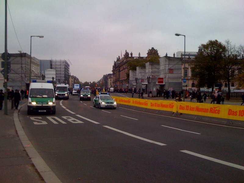 /schnipsel/200910-oct-2009/03-demo-in-berlin/tumblr_ks0wigTPkV1qznfapo1_hd.jpg