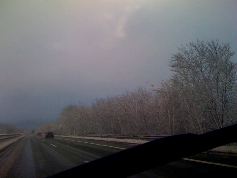 /schnipsel/201002-feb-2010/04-auf-dem-weg-richtung-salzgitter-driving-through-a-winter-wonder-land/tumblr_kx9cim4TXy1qznfapo1_hd.jpg