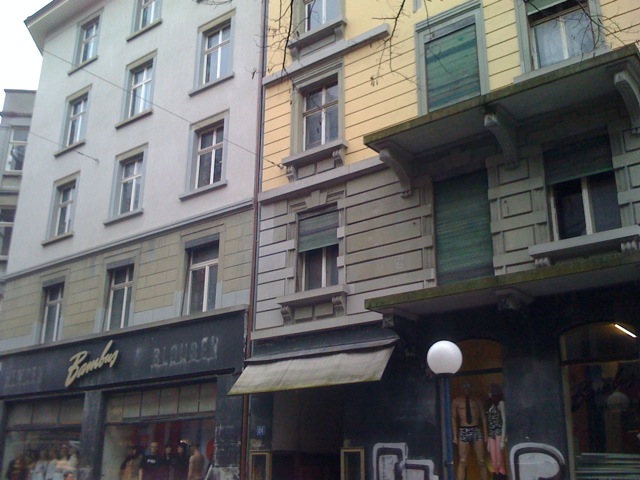 /schnipsel/201002-feb-2010/05-die-schoenste-ecke-der-loewenstrasse/tumblr_kxfcu8cZ4D1qznfapo1_hd.jpg