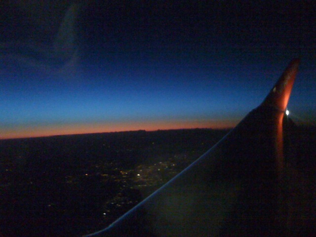 /schnipsel/201003-mar-2010/09-brennender-horizont-aus-dem-flieger/tumblr_kyspostAQG1qznfapo1_hd.jpg