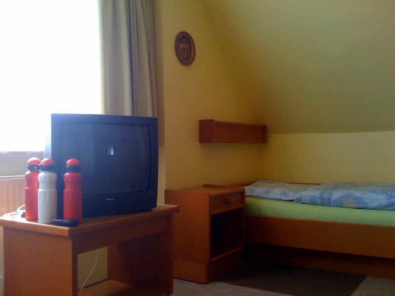 /schnipsel/201007-jul-2010/13-90km-und-damit-tagessoll-erfuellt-dafuer-gibt-es-drei-betten-zum-preis-von-einem/tumblr_l67uyfW05k1qznfapo1_hd.jpg