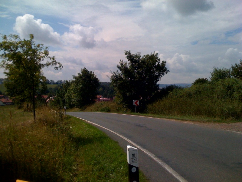 /schnipsel/201007-jul-2010/30-mein-beitrag-zum-thema-ostwest-gefaelle-der-westen-ist-auf-dem-absteigenden-ast-und-das-nutze-ich-aus/tumblr_l6bem4AoMc1qznfapo1_hd.jpg