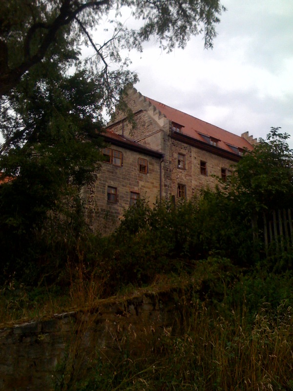 /schnipsel/201007-jul-2010/36-so-burg-fuersteneck-jetzt-kann-es-ja-nicht-mehr-weit-sein-ein-paar-mal-hoch-dann-bin-ich-da/tumblr_l6di2ySzJ61qznfapo1_hd.jpg