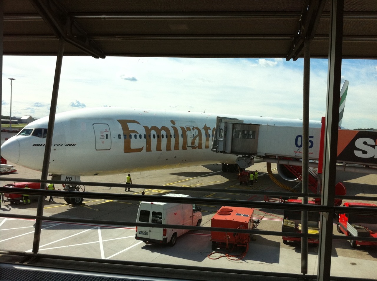 /schnipsel/201009-sep-2010/02-soo-das-flugzeug-ist-schon-da-dauert-aber-noch-15-stunden/tumblr_l86ku7gtuY1qznfapo1_hd.jpg