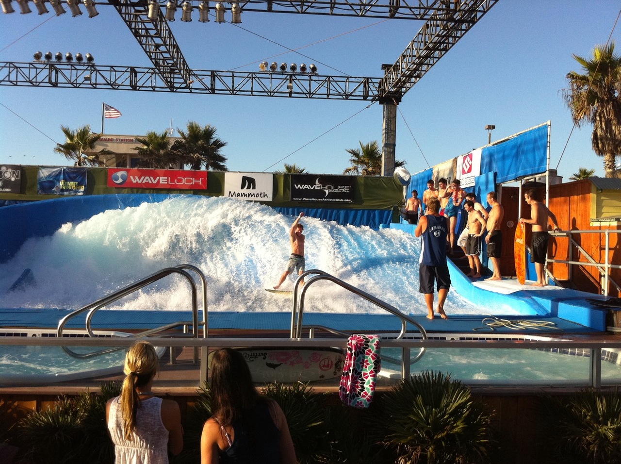 /schnipsel/201009-sep-2010/19-surfing-in-san-diego/tumblr_l9c2qwZg4u1qznfapo1_hd.jpg