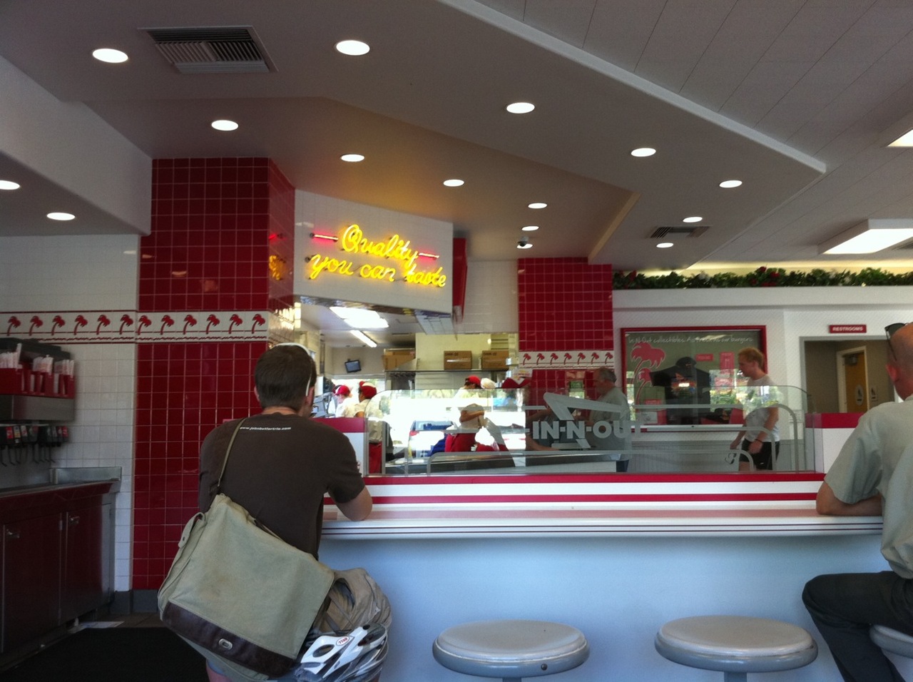 /schnipsel/201009-sep-2010/20-innout-burger-mhhh/tumblr_l9jaskkyYx1qznfapo1_hd.jpg