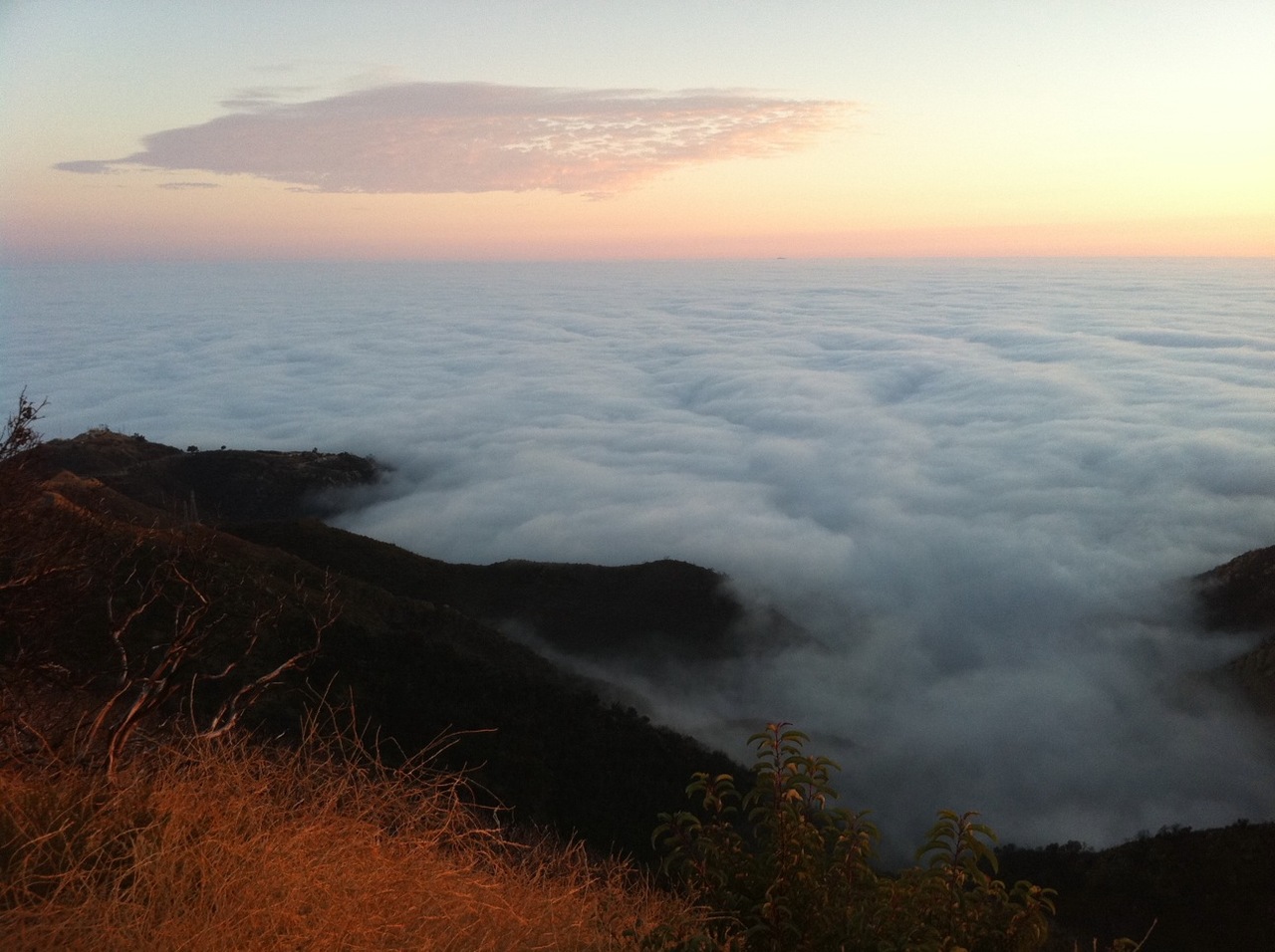 /schnipsel/201010-oct-2010/02-sunset-in-the-santa-barbara-mountains/tumblr_l9roz8nWvs1qznfapo1_hd.jpg