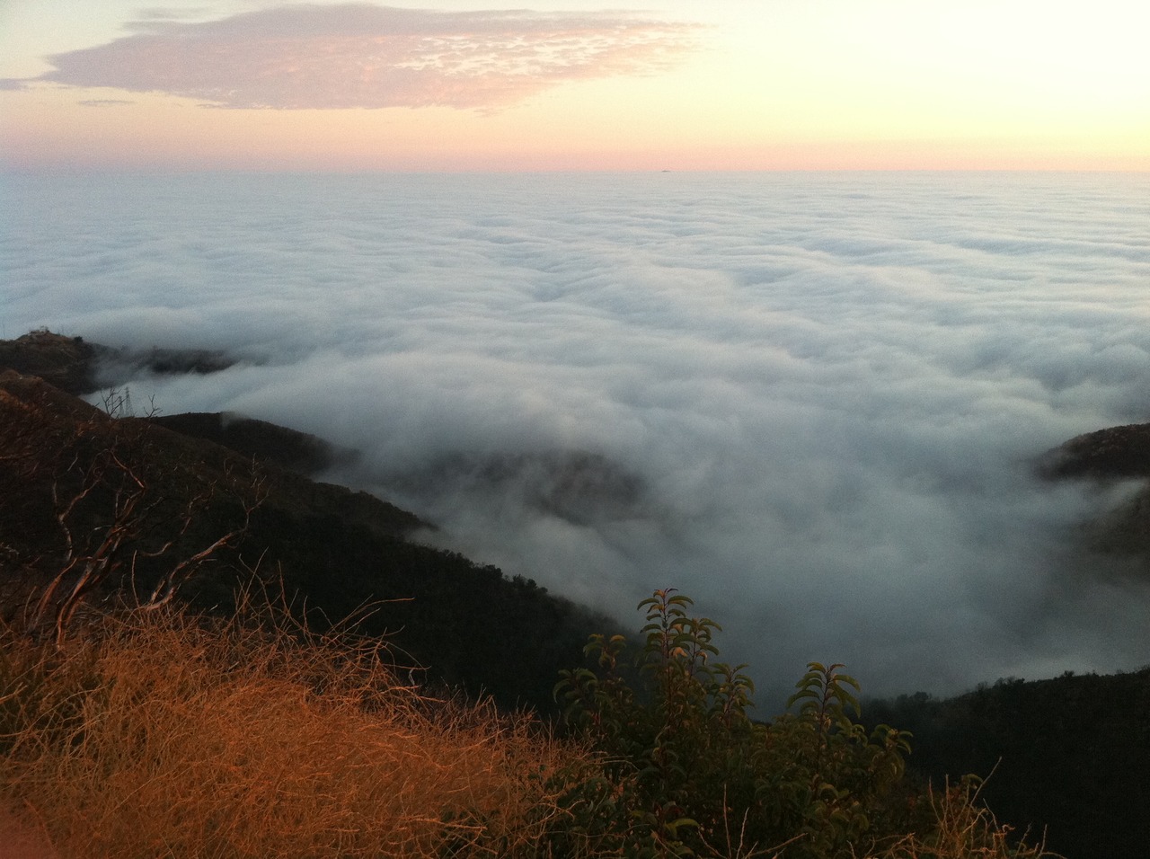 /schnipsel/201010-oct-2010/11-clouds-taking-over-after-sunset-sb/tumblr_la5tyeWrGO1qznfapo1_hd.jpg