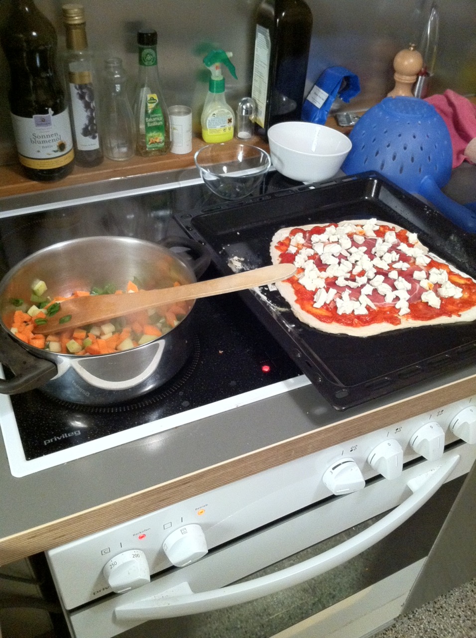 /schnipsel/201102-feb-2011/01-gemueseeintopf-und-eine-kleine-pizza/tumblr_lfyabsvmkf1qznfapo1_1280.jpg