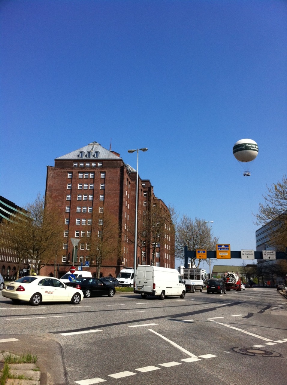 /schnipsel/201104-apr-2011/01-hambourogh-im-fruehsommer/tumblr_lk06dgTSZs1qznfapo1_1280.jpg