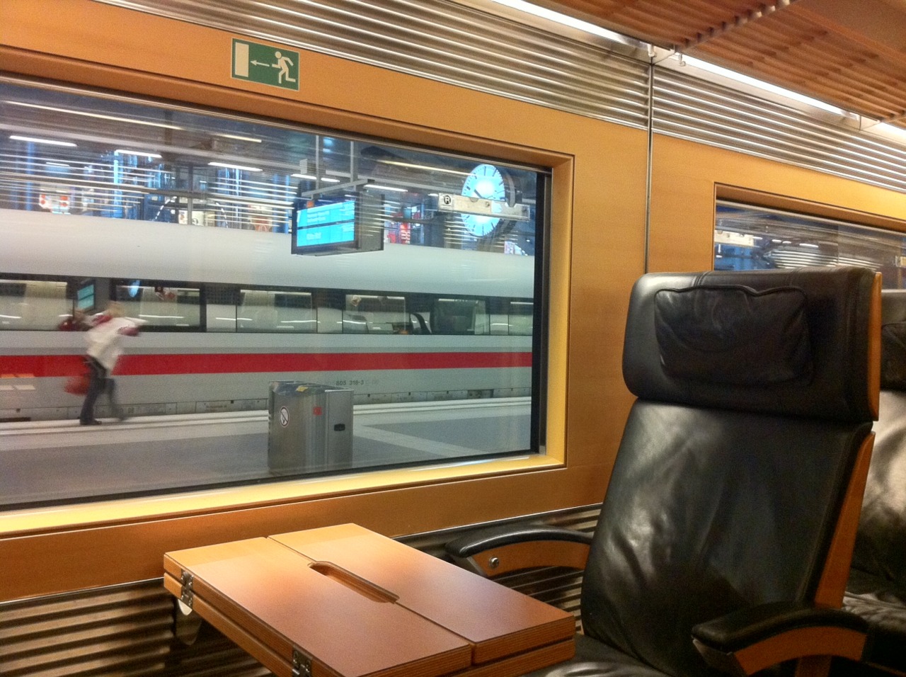 /schnipsel/201104-apr-2011/12-berlin-hauptbahnhof/tumblr_lkb1cltn8A1qznfapo1_1280.jpg
