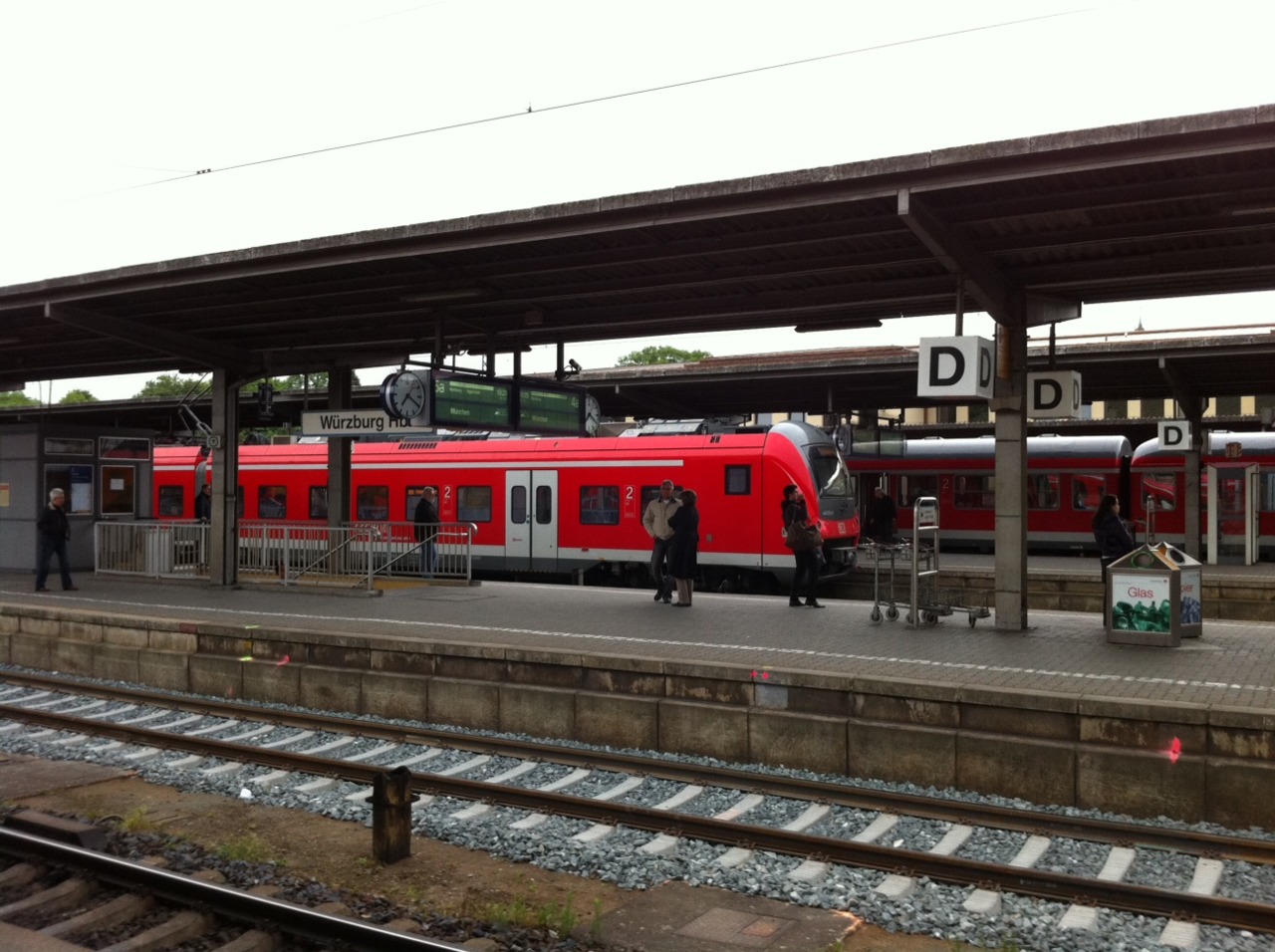 /schnipsel/201105-mai-2011/04-gewuerzburg-unfreiwilliger-aufenthalt-dank-verspaetung/tumblr_llatq8MShV1qznfapo1_1280.jpg