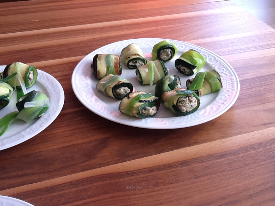 /schnipsel/201106-jun-2011/09-handgerollte-thunfisch-zucchini-sushi/tumblr_ln4a355sil1qznfapo1_1280.jpg