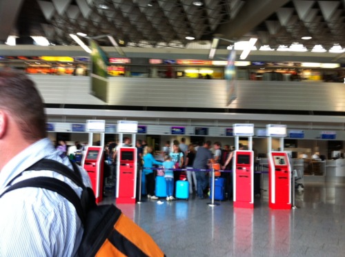 /schnipsel/201107-jul-2011/03-thai-checkin-in-frankfurt/tumblr_lo2rl2v5I91qznfapo1_500.jpg
