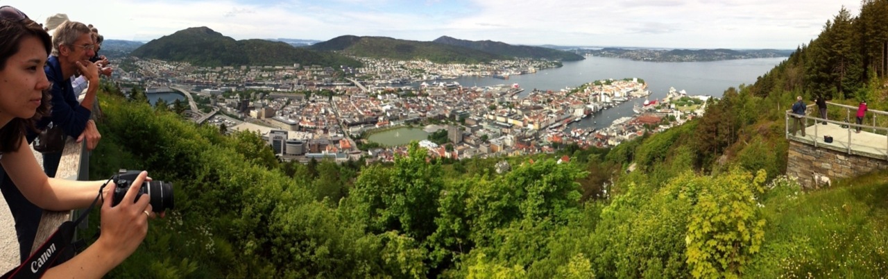/schnipsel/201206-jun-2012/16-schoene-aussicht-auf-bergen/tumblr_m5cletpNAP1qznfapo1_1280.jpg