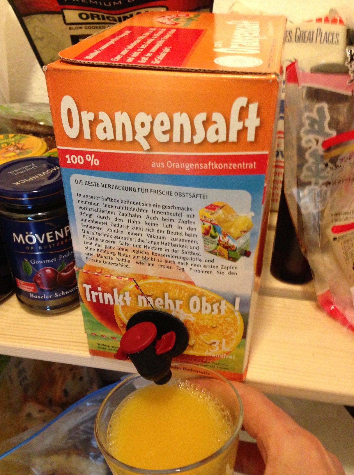 /schnipsel/201304-apr-2013/08-orangensafttankstelle/Foto.JPG