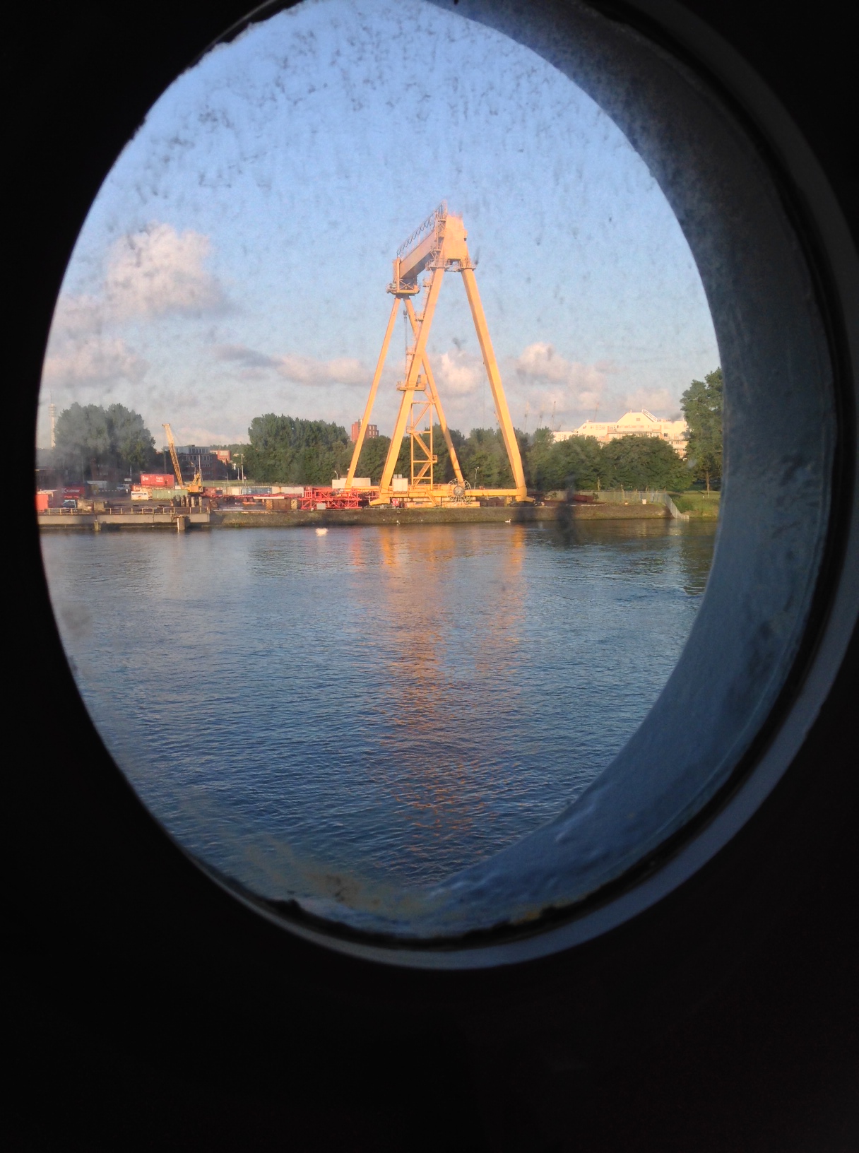 /schnipsel/201306-jun-2013/17-der-blick-aus-meinem-bullauge/Foto.JPG