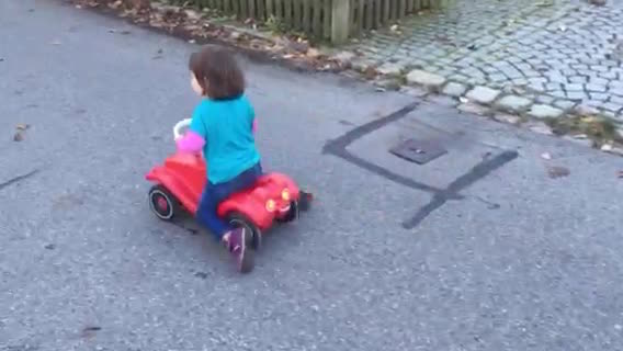 /schnipsel/201410-oct-2014/09-nicht-schlafen-dafuer-kann-sie-jetzt-bobbycar/IMG_1754.poster.jpg