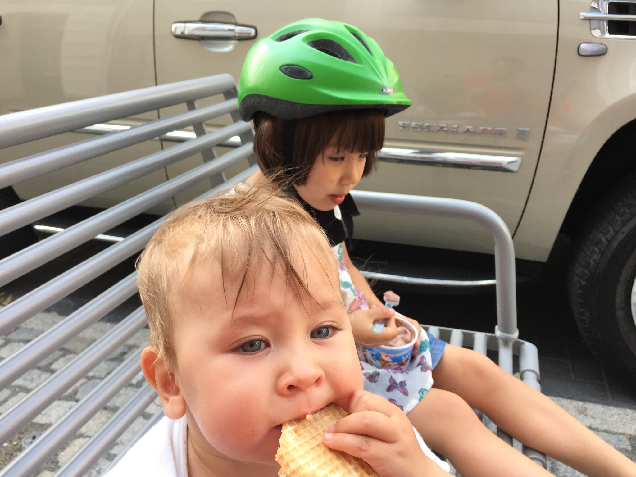 /schnipsel/201608-august-2016/20160828-meine-maedels-beim-eis-und-waffel-essen/img_9595.jpg