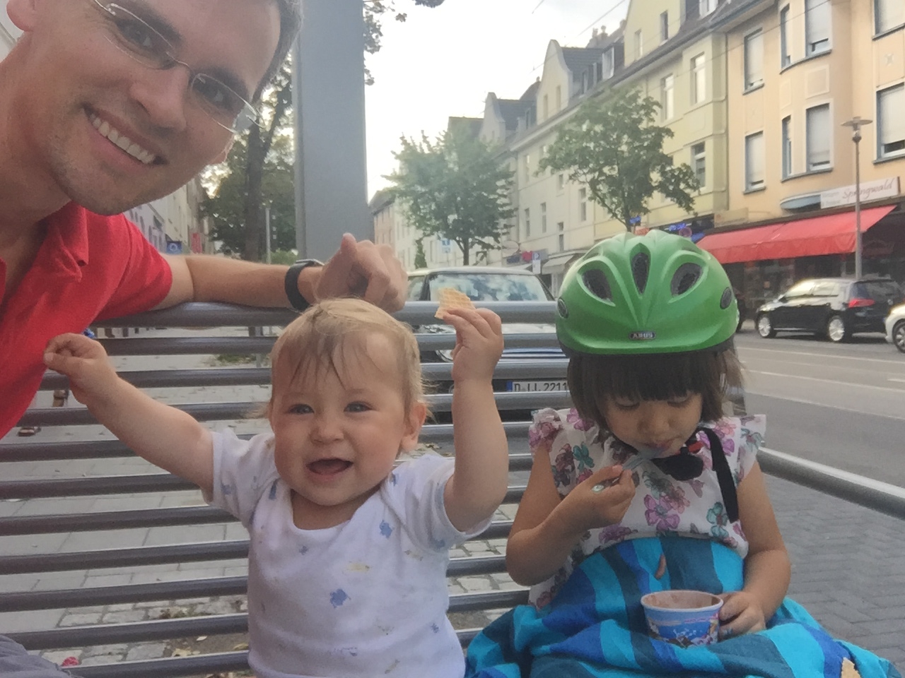 /schnipsel/201608-august-2016/20160828-meine-maedels-beim-eis-und-waffel-essen/img_9703.jpg