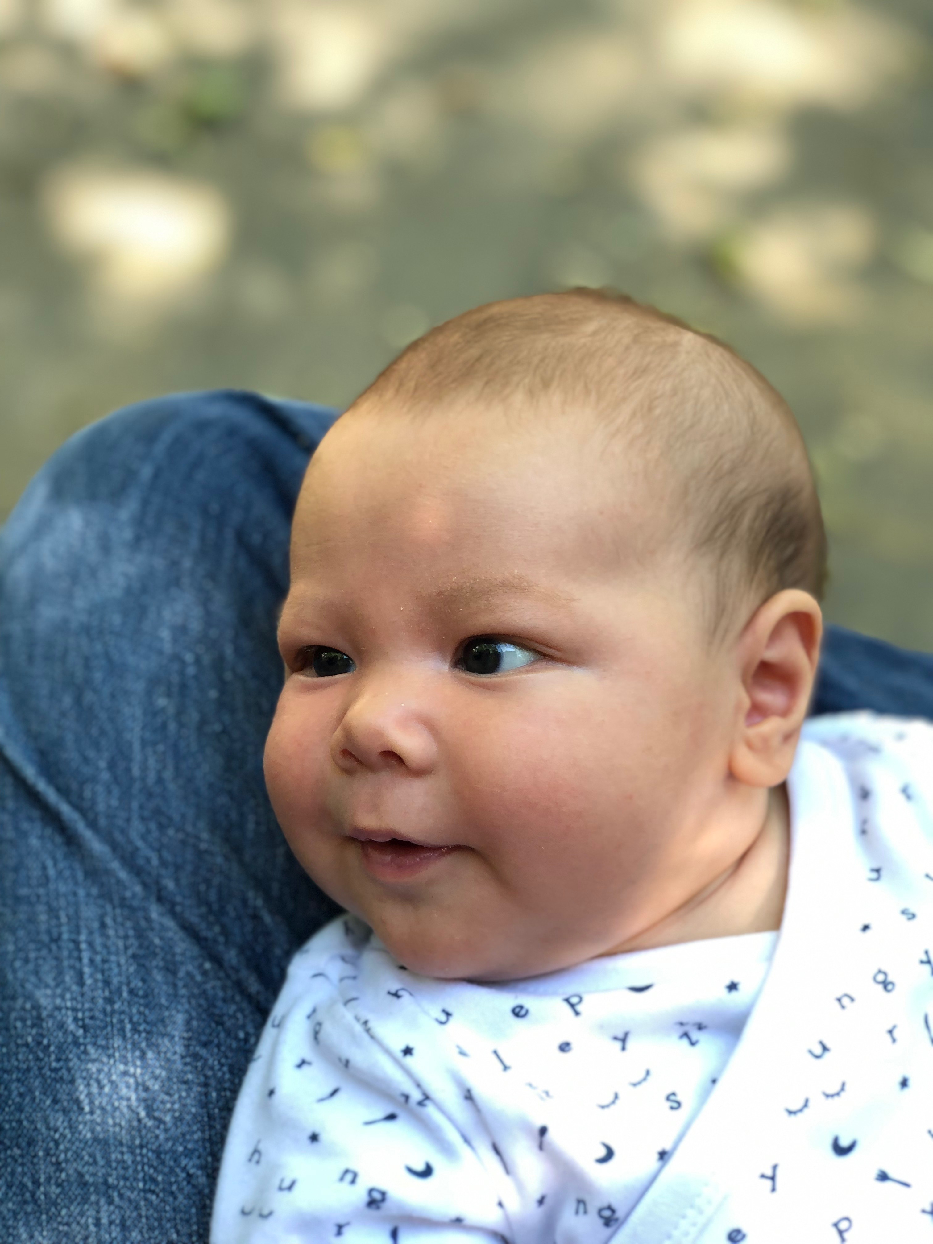 /schnipsel/201906-juni-2019/20190603-lachen-auf-dem-spielplatz/img_1571.jpg